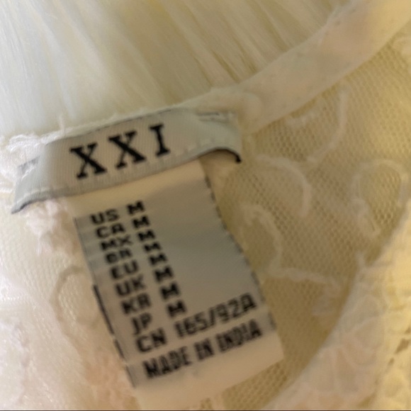 Forever 21 Women’s top blouse lace size medium - Picture 4 of 8